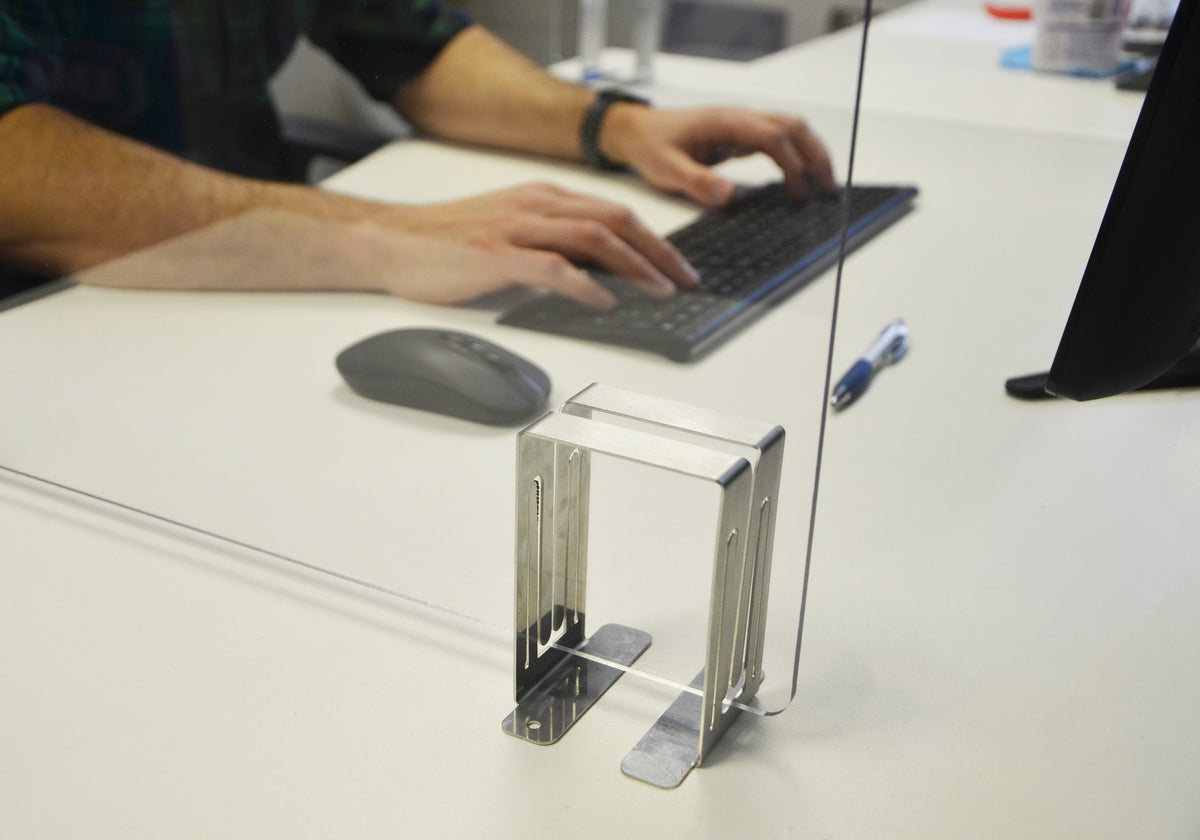 Desk Divider Perspex Screen With Stands Displaypro 2